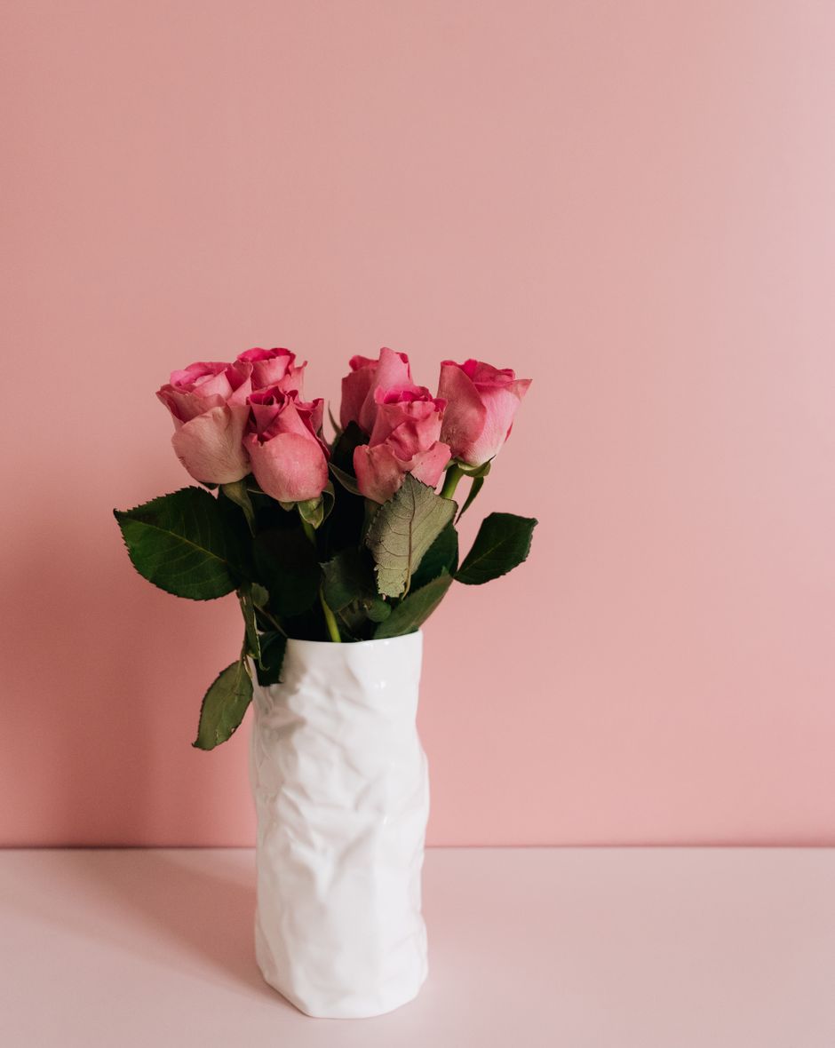 Arrangement of pink roses in a vase