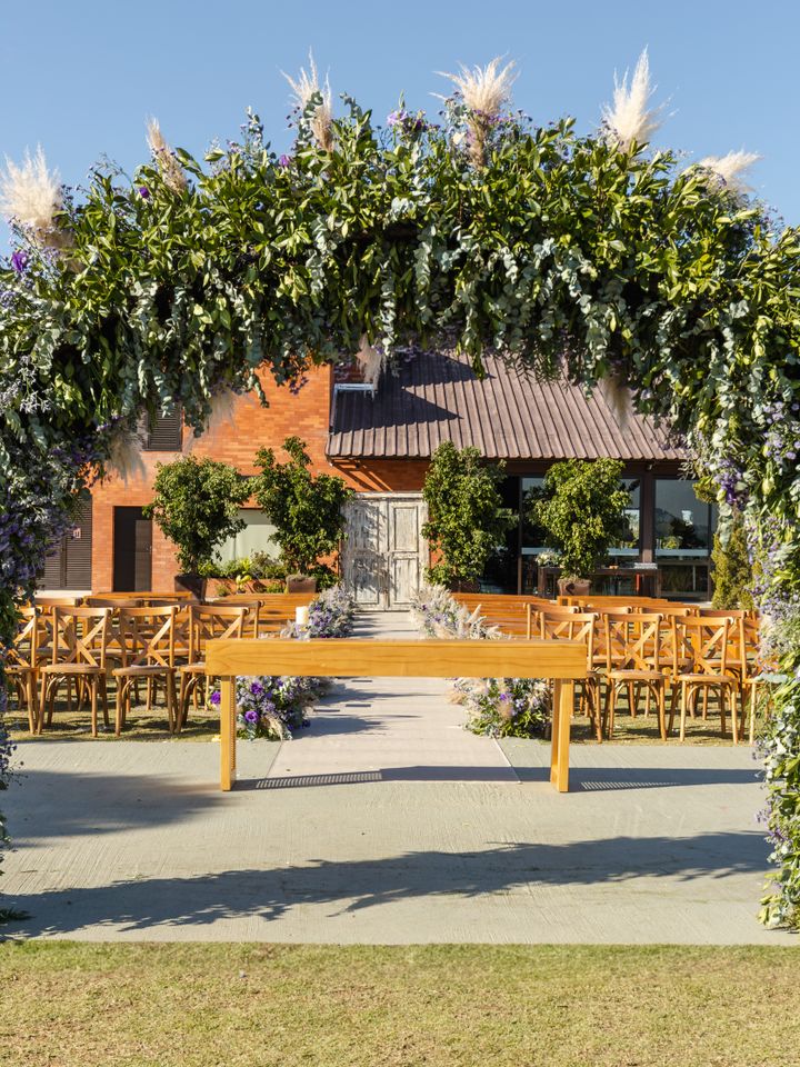 Ceremony arch